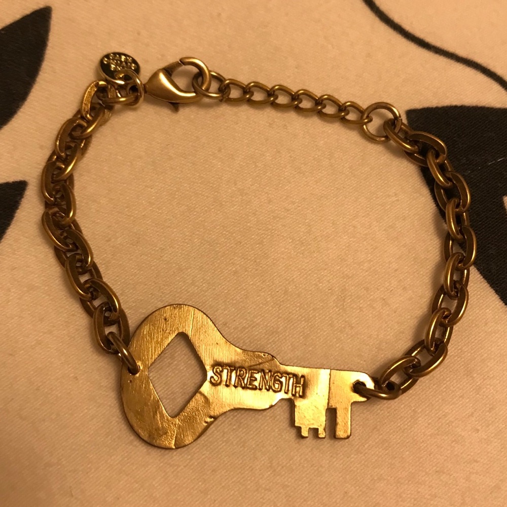 The Giving Keys Bracelet in Gold